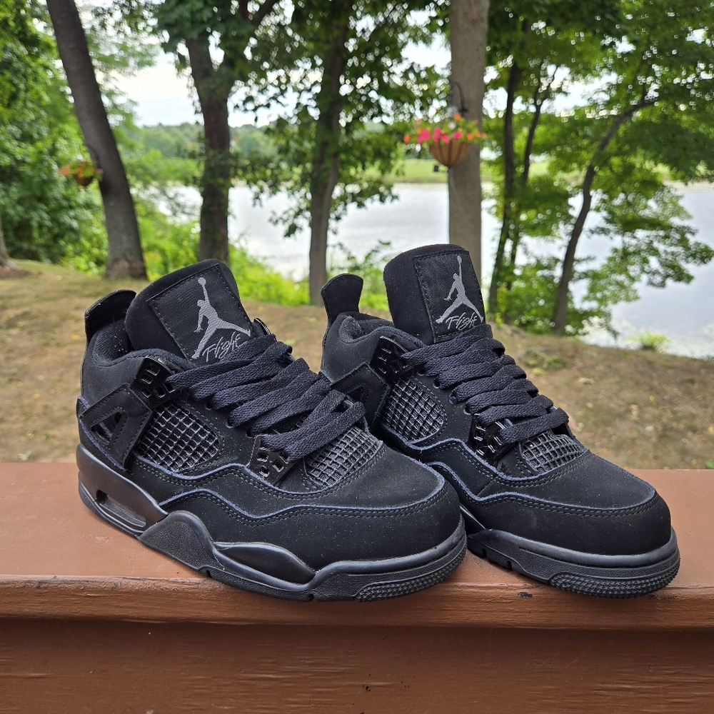 Jordan 4 Retro Mid Black Cat